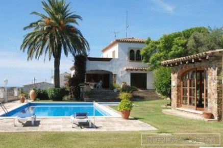 Spanyol stílusú házak