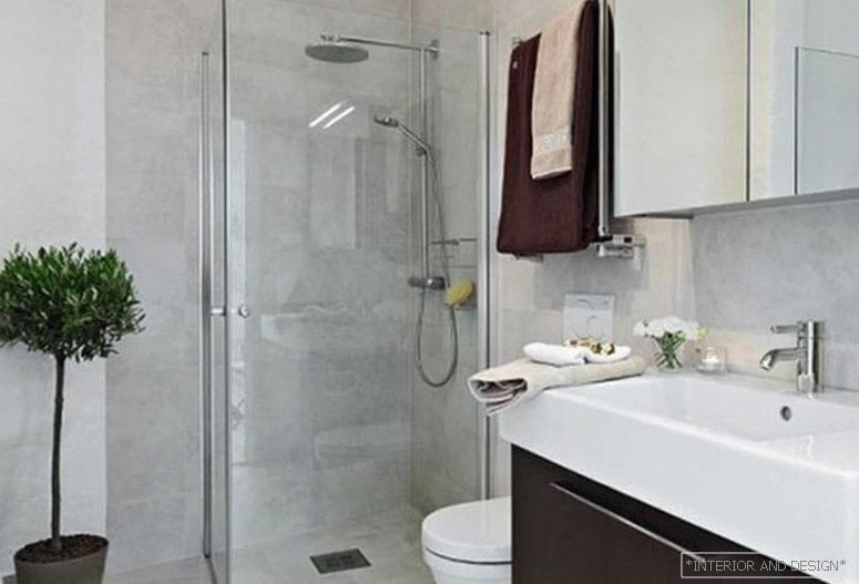 Stílusos fürdőszoba egy tipikus lakásban